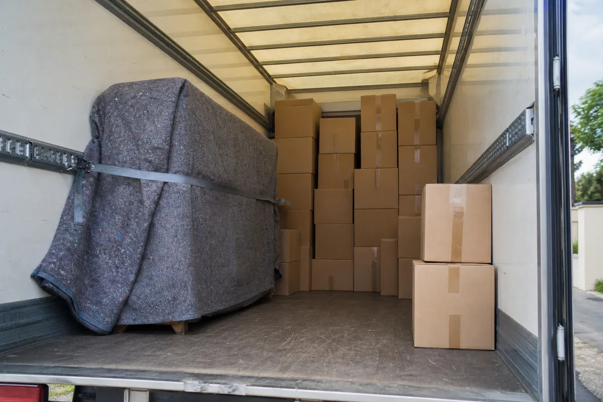 Comment charger un camion de déménagement sans rien casser